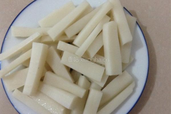 卷心菜炒年糕的做法图解1