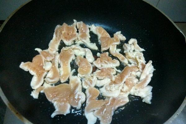 荔枝彩椒炒鸡肉的做法图解4