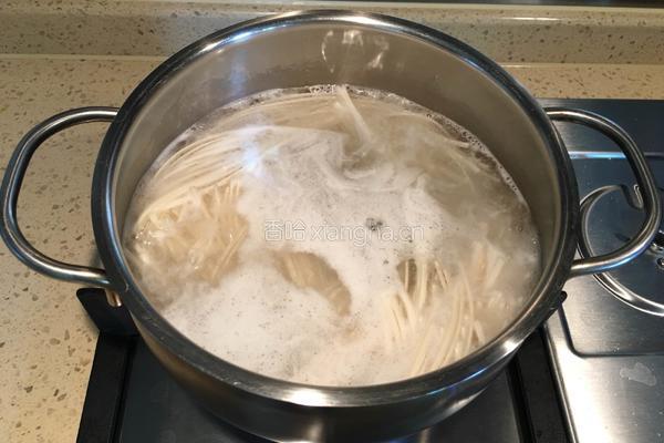 卷心菜炒面的做法图解2
