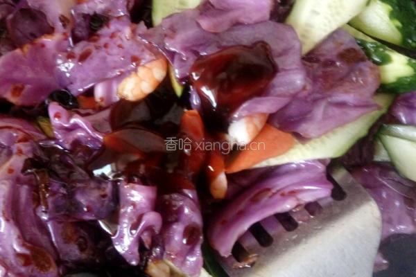 虾仁炒紫甘蓝的做法图解7
