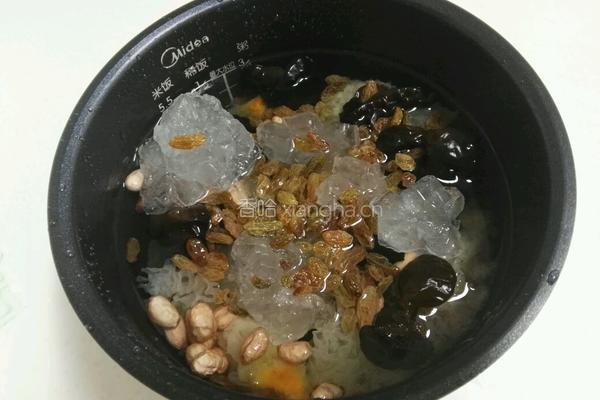银耳果香木耳羹的做法图解7