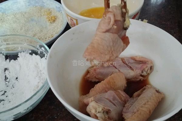 酥炸鸡翅中的做法图解1