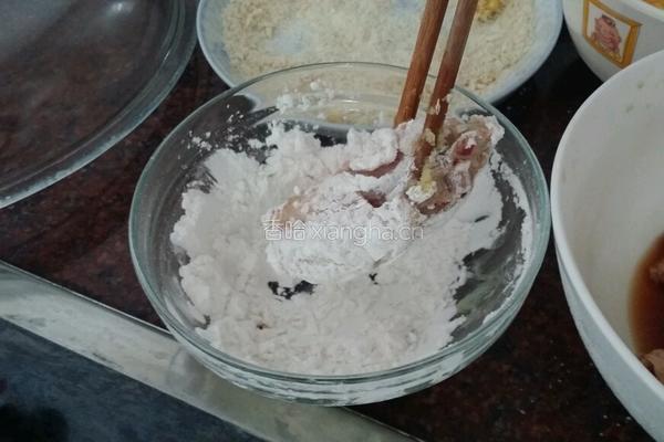 酥炸鸡翅中的做法图解2