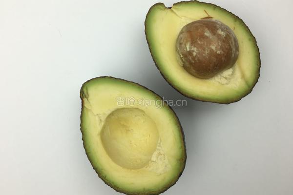 凉拌牛油果的做法图解1