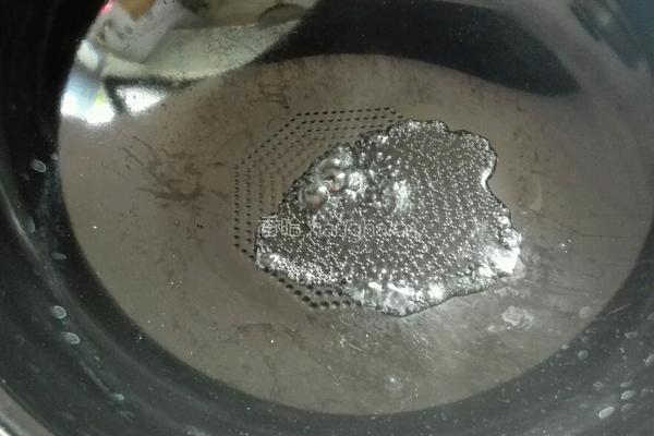 菓珍挂霜花生的做法图解2