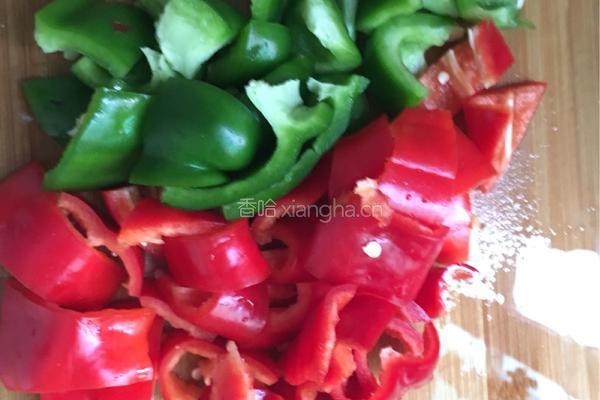 彩椒炒腊肉的做法图解4