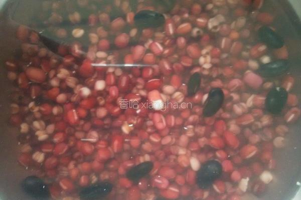 红豆薏米粥的做法图解3