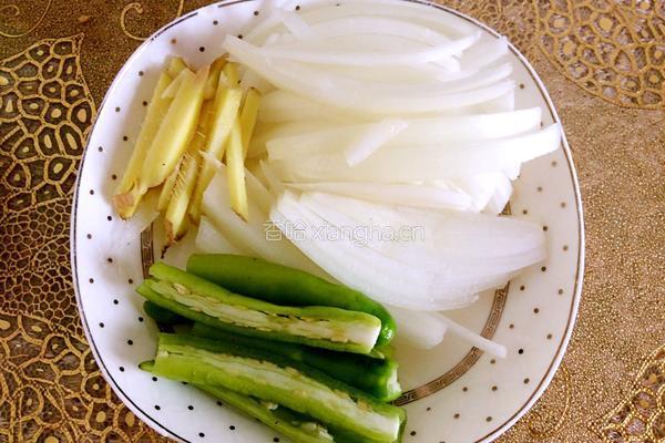 彩椒炒牛蹄筋的做法图解4
