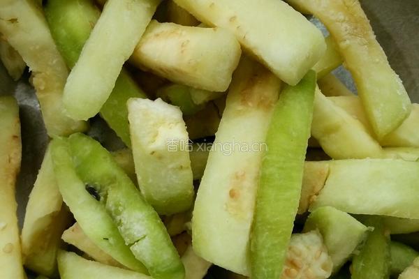 鱼香茄条的做法图解1