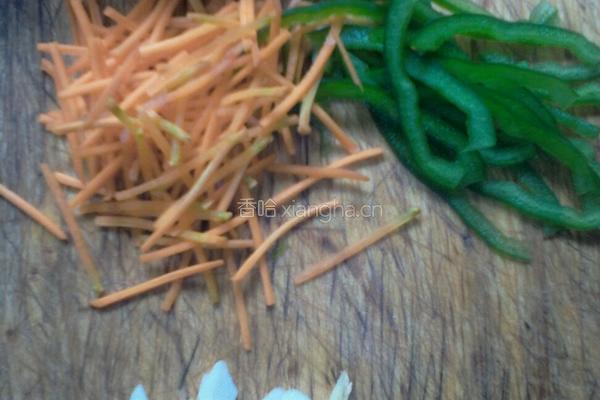 圣女果伴绿豆芽的做法图解3