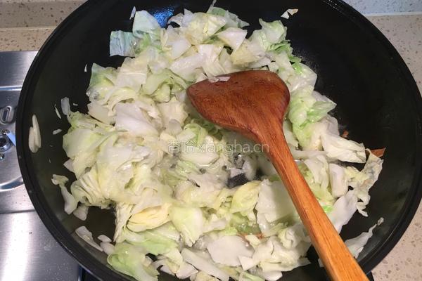 卷心菜炖血豆腐的做法图解6