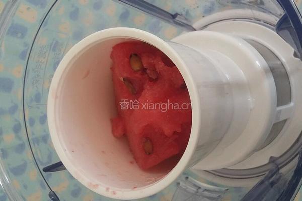榨西瓜汁的做法图解8