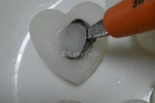 白萝卜翡翠爱心盅的做法图解4