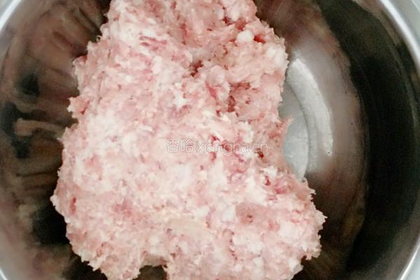 卷心菜胡萝卜猪肉水饺的做法图解3