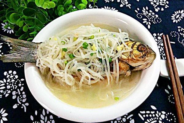 萝卜丝鲫鱼汤的做法图解8
