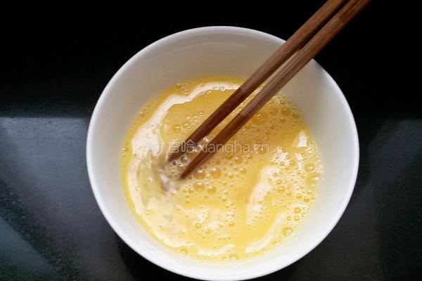 绿豆芽炒蛋皮的做法图解3