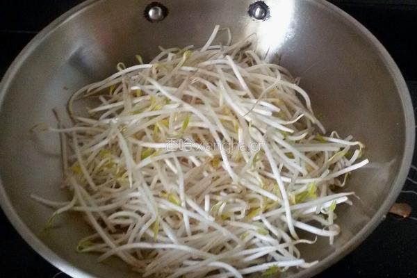 绿豆芽炒蛋皮的做法图解9