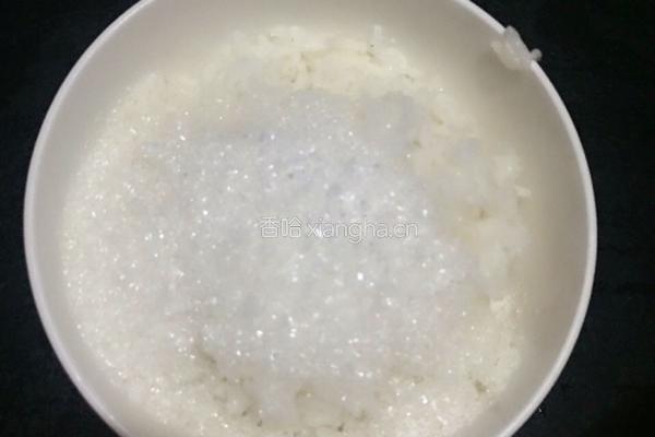 哈密瓜饭团的做法图解2