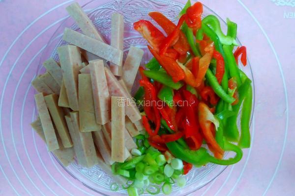 彩椒炒午餐肉的做法图解2