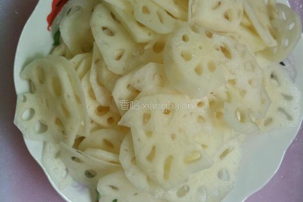西红柿炒莲藕的做法图解2