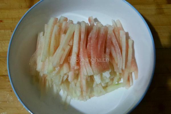 凉拌西瓜皮的做法图解3
