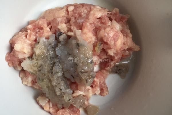 蛋包卷心菜饺子的做法图解2