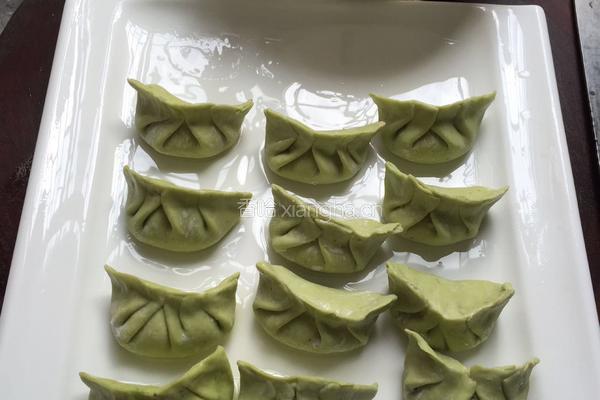 蛋包卷心菜饺子的做法图解5