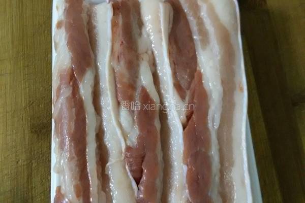 五花肉炖白萝卜的做法图解1