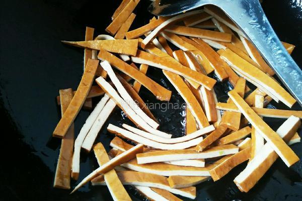 彩椒芹菜香干的做法图解3