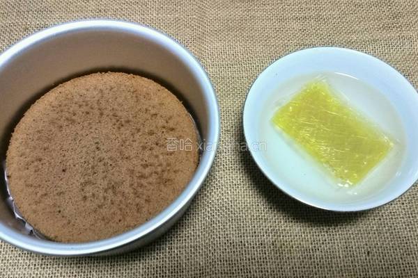三色慕斯蛋糕6寸的做法图解2