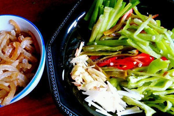 双椒炒肉皮的做法图解5