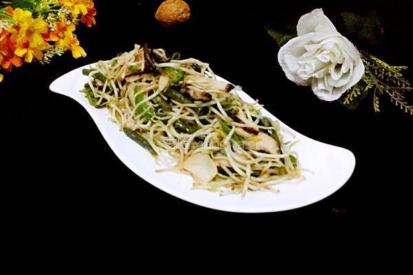  香菇绿豆芽的做法图解10