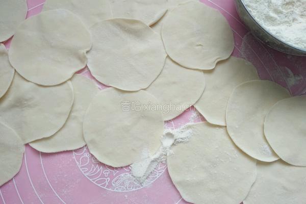 卷心菜辣肉饺子的做法图解10
