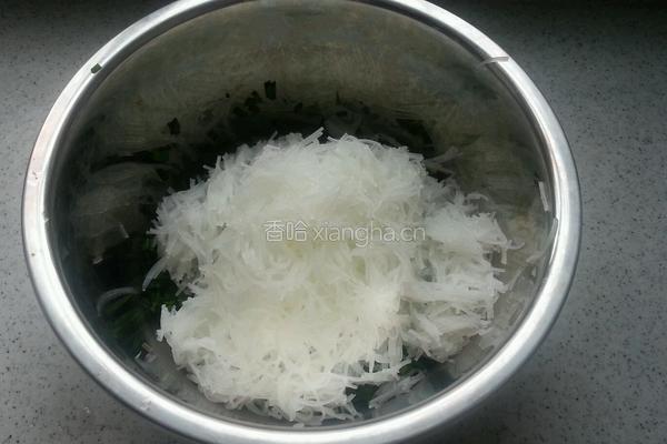 韭菜鸡蛋粉丝春卷的做法图解6