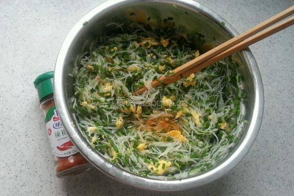 韭菜鸡蛋粉丝春卷的做法图解12
