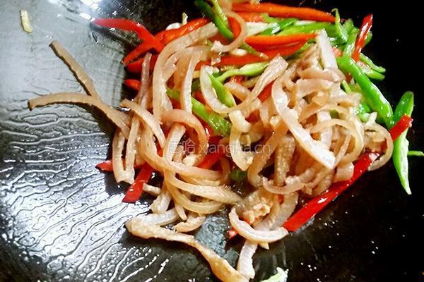 双椒炒肉皮的做法图解8