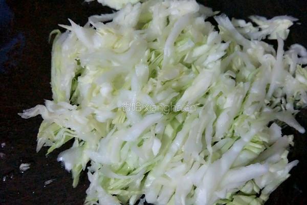 卷心菜炒饭的做法图解2