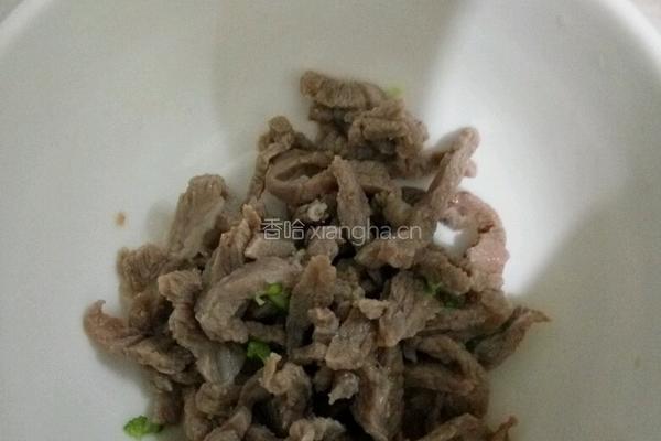 皮蛋瘦肉粥的做法图解3