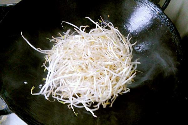 酸辣绿豆芽的做法图解6
