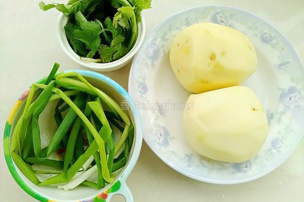 凉拌土豆片的做法图解1