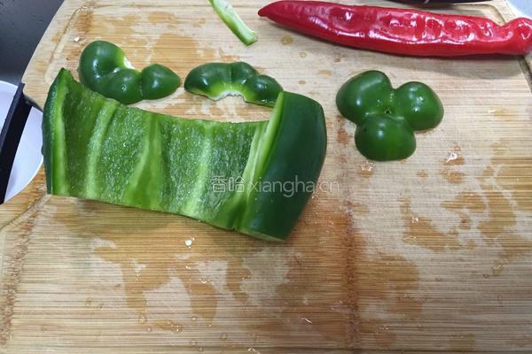 彩椒炒牛肉的做法图解1