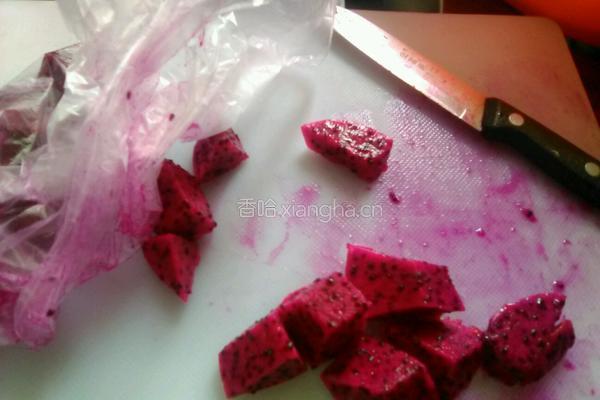 花生巧克力水果冰激淋的做法图解6