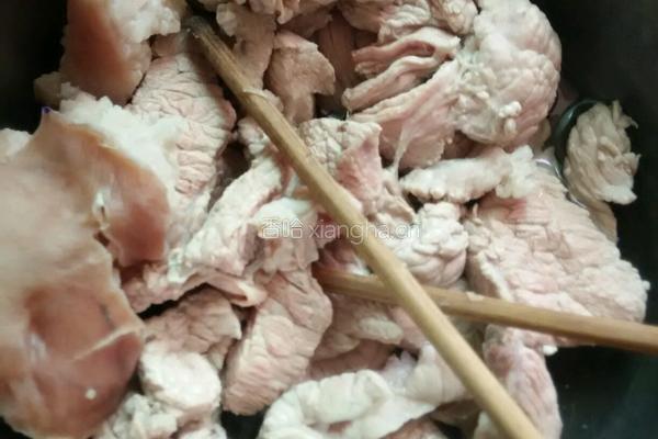 肉片炒花白的做法图解1