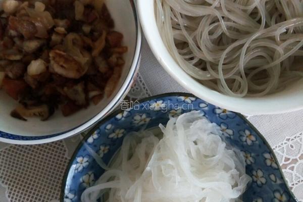 白萝卜肉馅包子的做法图解2