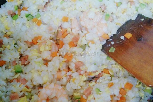 什锦虾仁炒饭的做法图解7