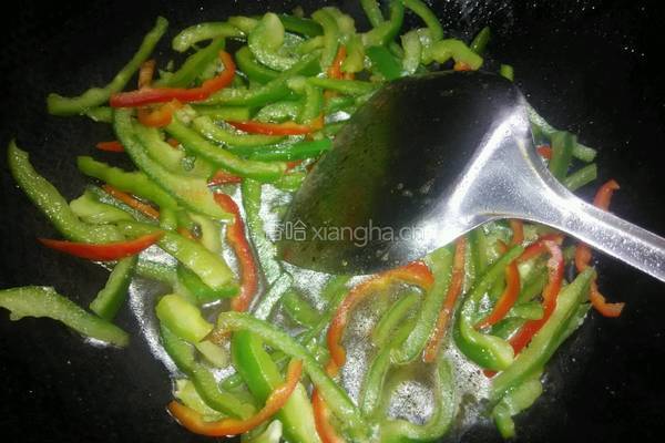彩椒炒肉丝的做法图解5