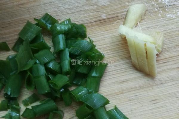 袖珍菇鸡蛋汤的做法图解2