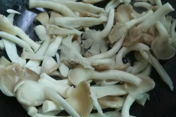袖珍菇鸡蛋汤的做法图解5