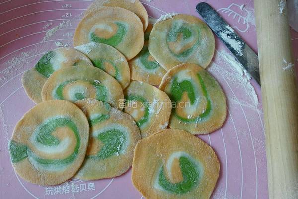 猪肉小白菜彩色水饺的做法图解9