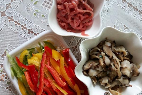 彩椒香菇肉丝的做法图解1